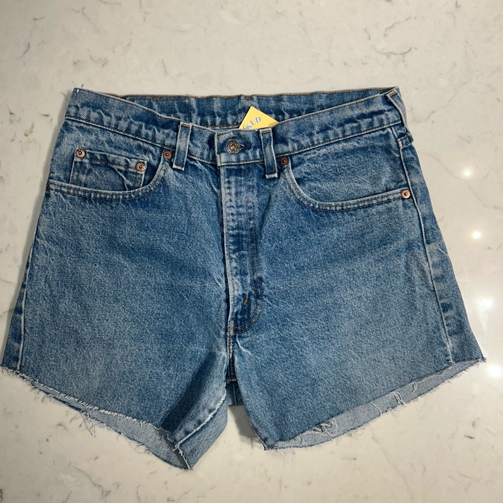 Vintage Levi’s Light Wash Denim Shorts